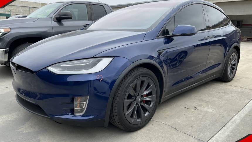 2018 Tesla Model X 5YJXCDE24JF121561