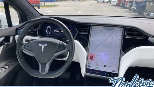 2018 Tesla Model X 5YJXCBE21JF112286