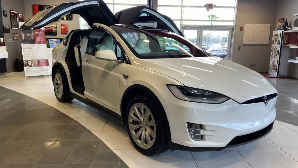 2020 Tesla Model X 5YJXCDE46LF233847