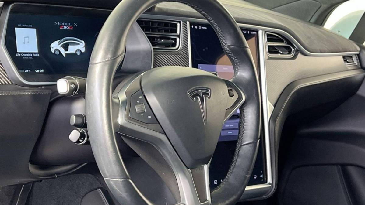 2016 Tesla Model X 5YJXCBE44GF001077