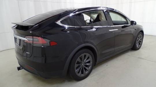2018 Tesla Model X 5YJXCBE22JF087706