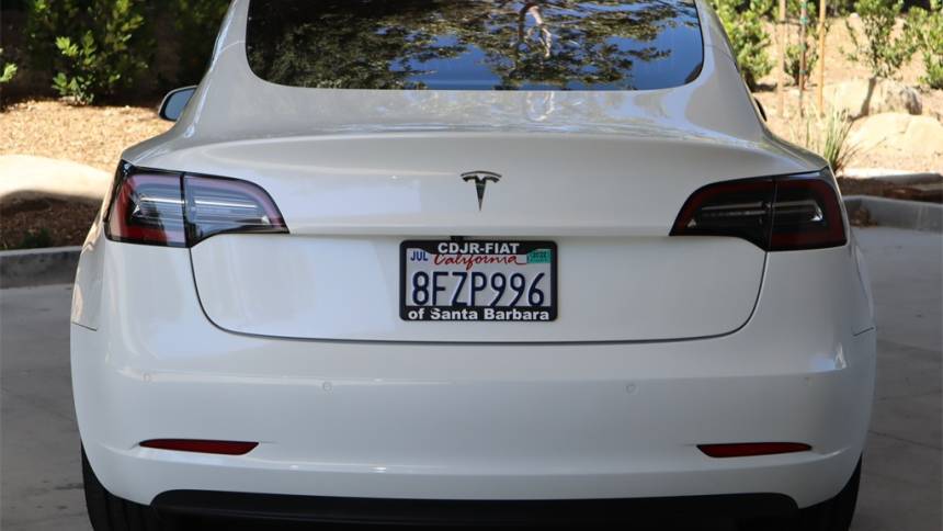 2018 Tesla Model 3 5YJ3E1EA7JF050077