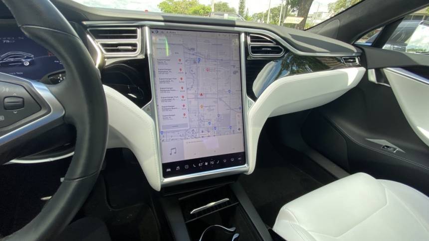 2017 Tesla Model S 5YJSA1E21HF219231