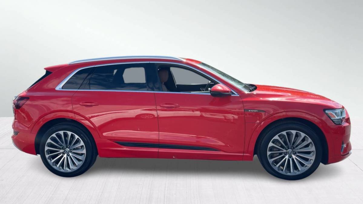 2019 Audi e-tron WA1VABGE4KB009821