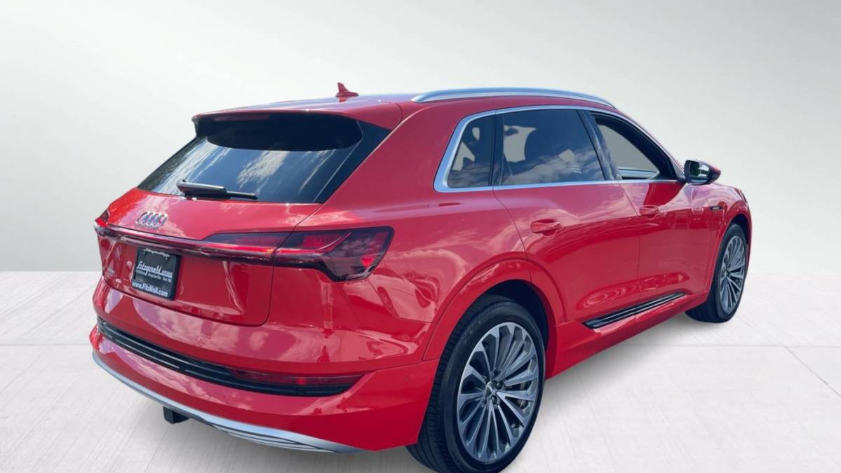 2019 Audi e-tron WA1VABGE4KB009821