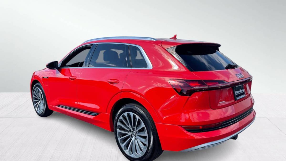 2019 Audi e-tron WA1VABGE4KB009821