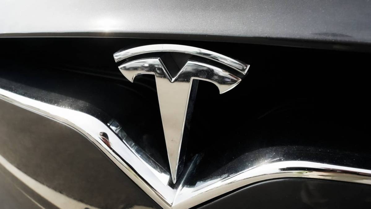 2017 Tesla Model X 5YJXCDE44HF060319