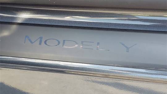 2021 Tesla Model Y 5YJYGDEE2MF224386