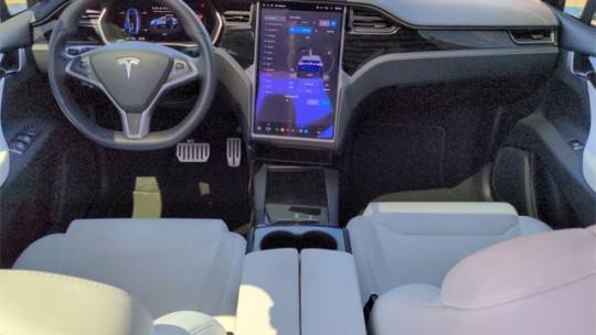 2020 Tesla Model X 5YJXCAE43LF217829