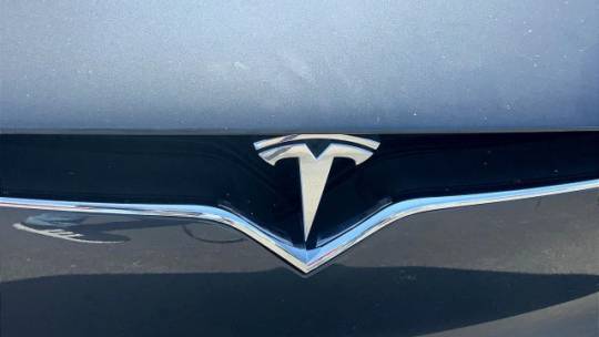 2017 Tesla Model X 5YJXCDE2XHF048531
