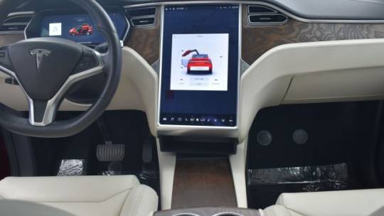 2017 Tesla Model X 5YJXCDE27HF060183