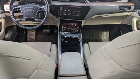 2019 Audi e-tron WA1VAAGE9KB013504