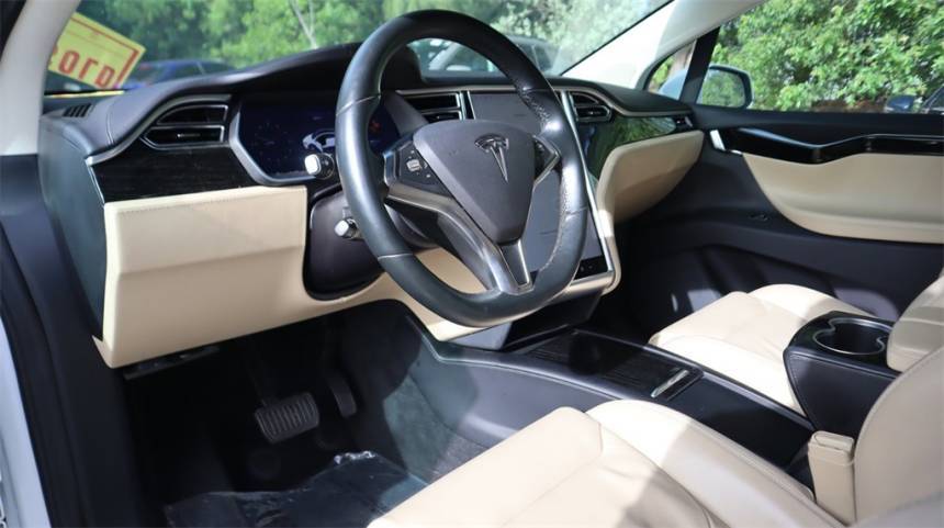 2016 Tesla Model X 5YJXCBE22GF021780