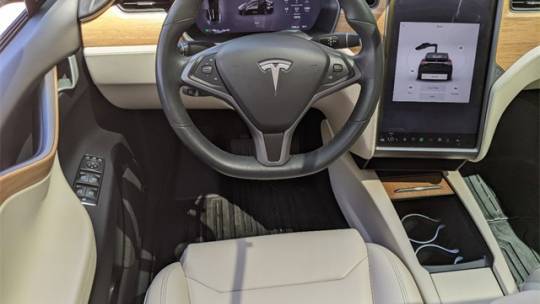 2018 Tesla Model X 5YJXCBE2XJF135534