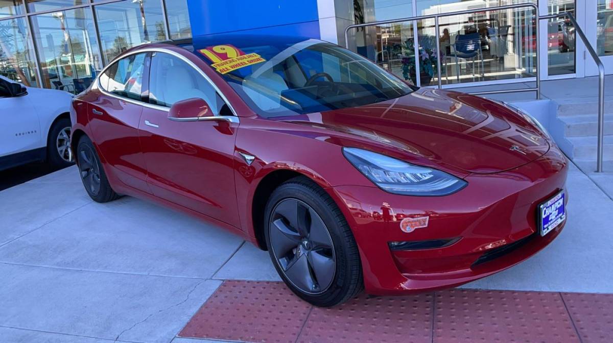 2019 Tesla Model 3 5YJ3E1EB5KF517653