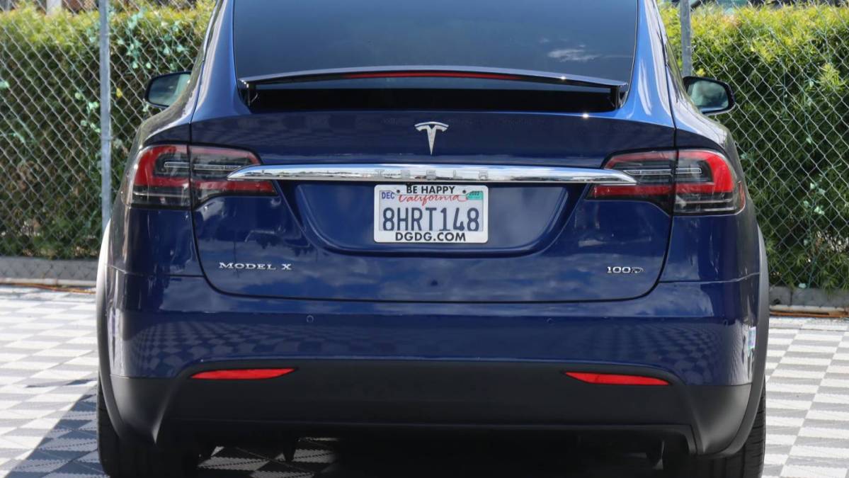 2018 Tesla Model X 5YJXCBE28JF139940