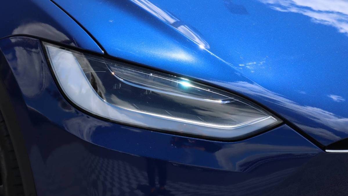 2018 Tesla Model X 5YJXCBE28JF139940