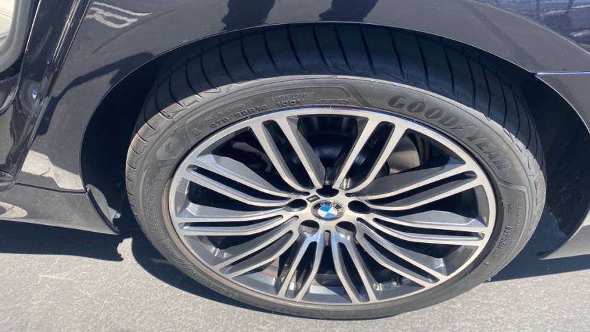 2019 BMW 5 Series WBAJA9C51KB392780