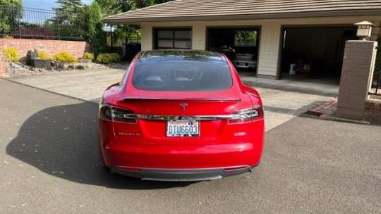 2016 Tesla Model S 5YJSA1E46GF129282