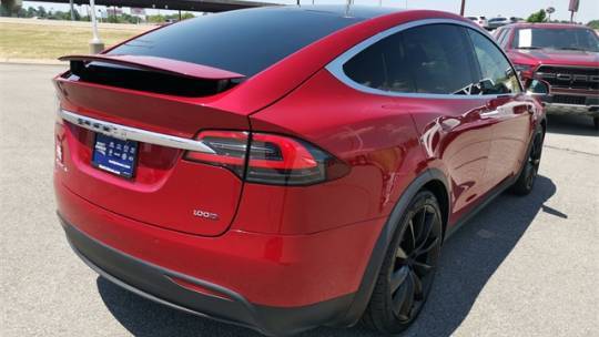 2018 Tesla Model X 5YJXCDE29JF102388