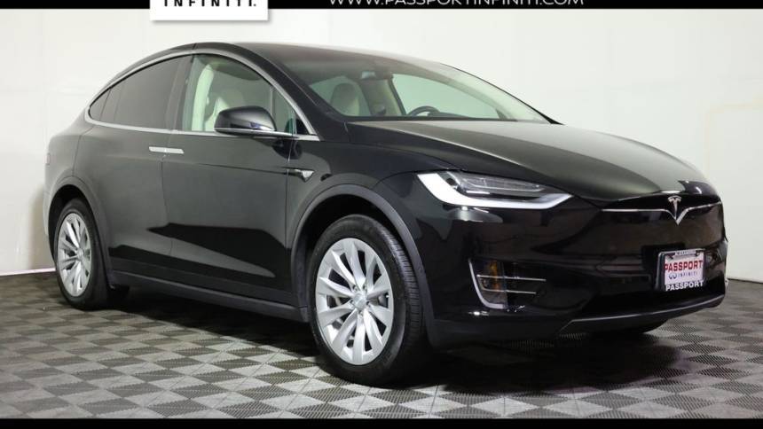 2018 Tesla Model X 5YJXCDE22JF117069