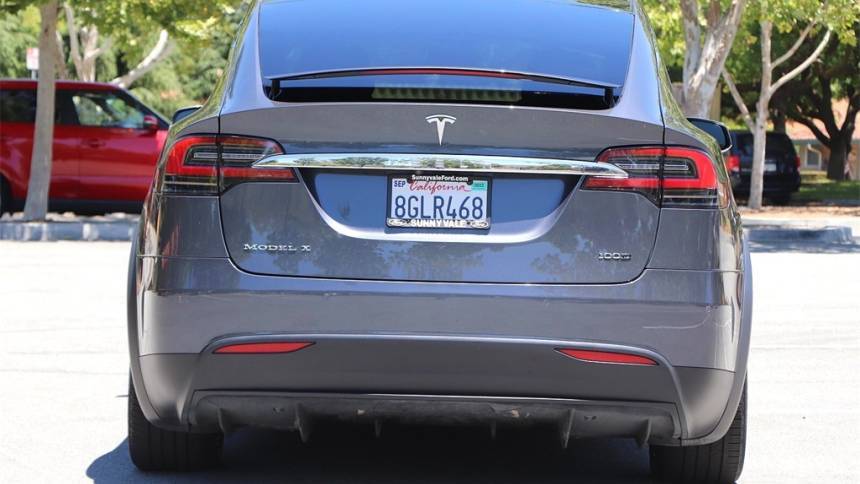2018 Tesla Model X 5YJXCBE28JF122247