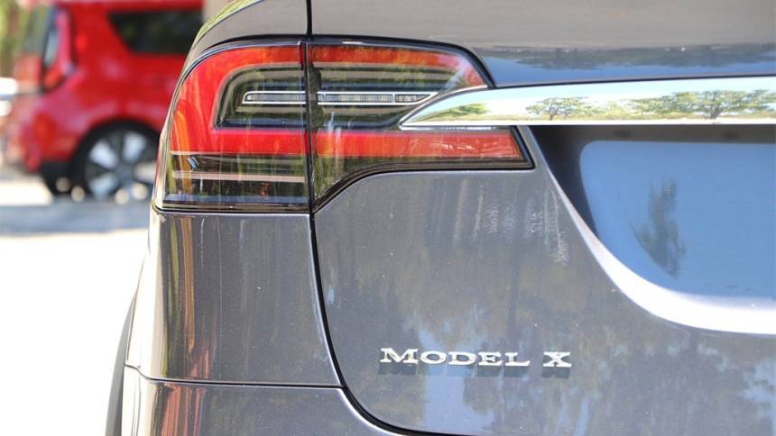 2018 Tesla Model X 5YJXCBE28JF122247