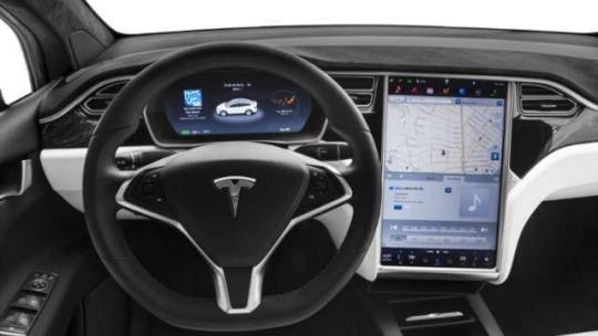2018 Tesla Model X 5YJXCBE2XJF132469