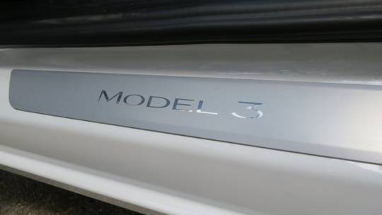 2018 Tesla Model 3 5YJ3E1EA9JF168521