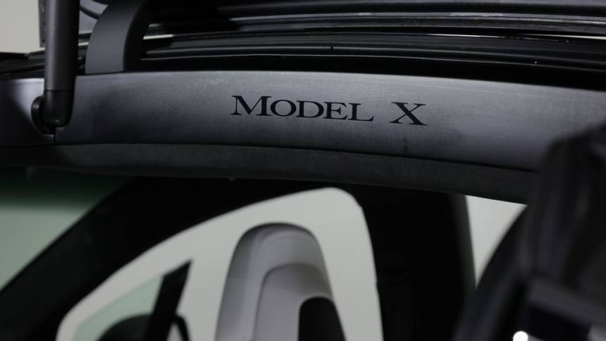2017 Tesla Model X 5YJXCDE48HF061070