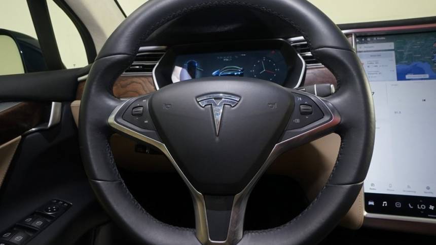 2017 Tesla Model X 5YJXCDE20HF040163