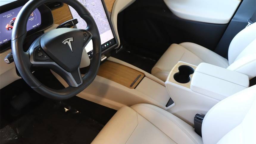 2018 Tesla Model X 5YJXCDE27JF136314