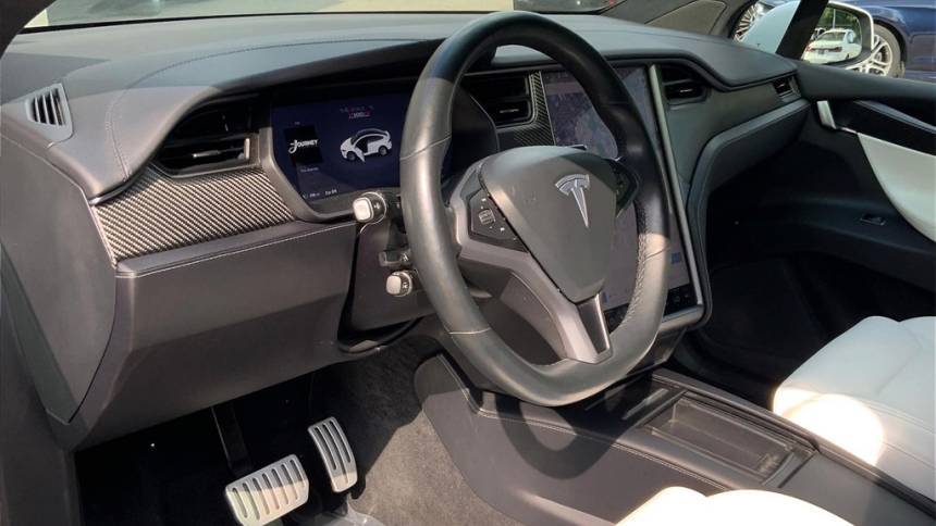 2018 Tesla Model X 5YJXCBE45JF111580