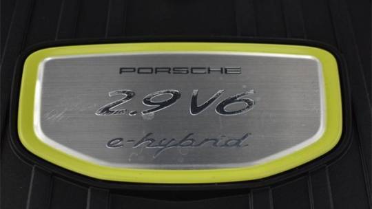 2018 Porsche Panamera WP0AE2A75JL177835