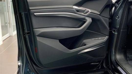 2021 Audi e-tron WA12AAGE3MB012130
