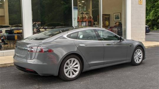 2017 Tesla Model S 5YJSA1E11HF196606
