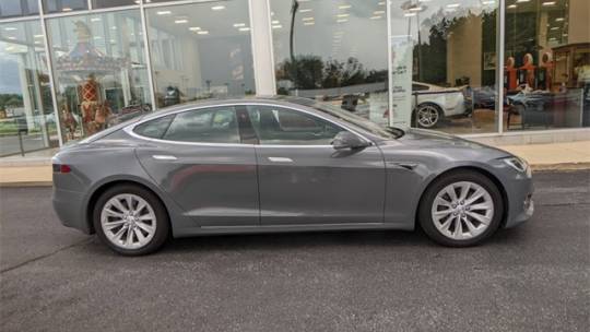 2017 Tesla Model S 5YJSA1E11HF196606