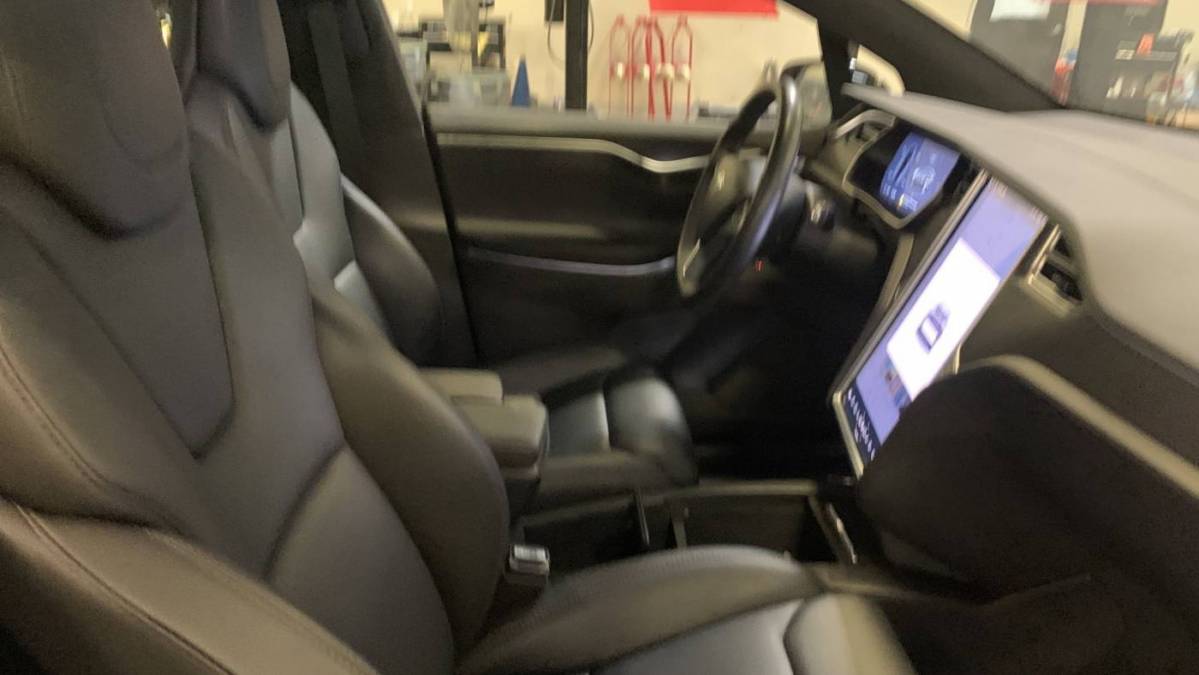 2018 Tesla Model X 5YJXCDE26JF089356
