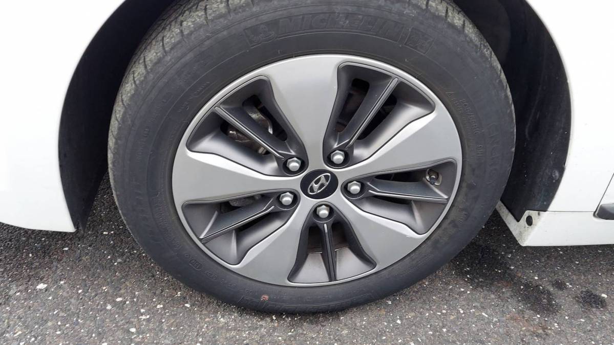 2019 Hyundai IONIQ KMHC65LD2KU178569