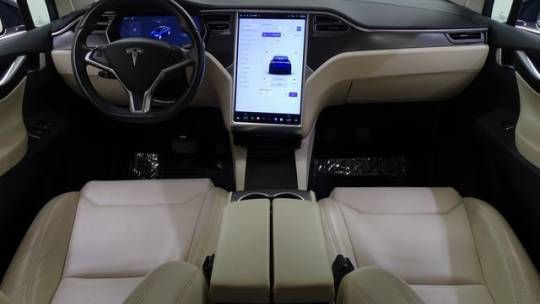 2017 Tesla Model X 5YJXCAE25HF077269