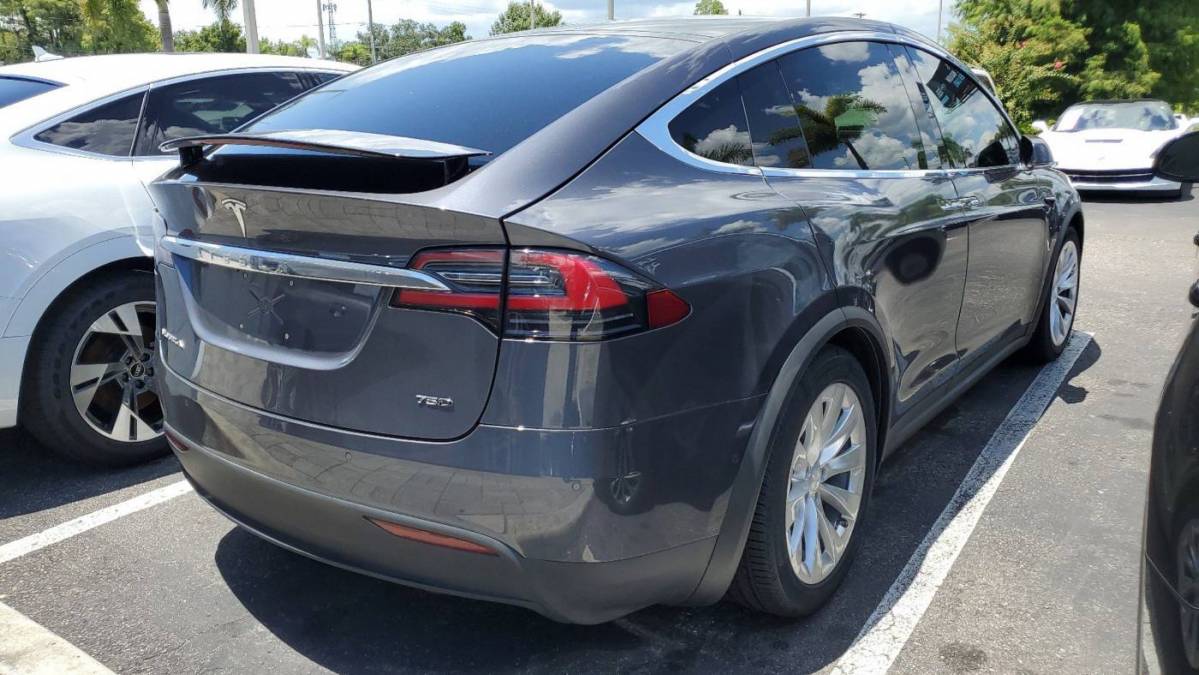 2018 Tesla Model X 5YJXCDE22JF135894