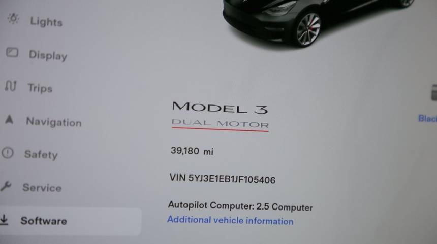 2018 Tesla Model 3 5YJ3E1EB1JF105406