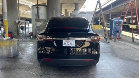 2018 Tesla Model X 5YJXCDE27JF101689