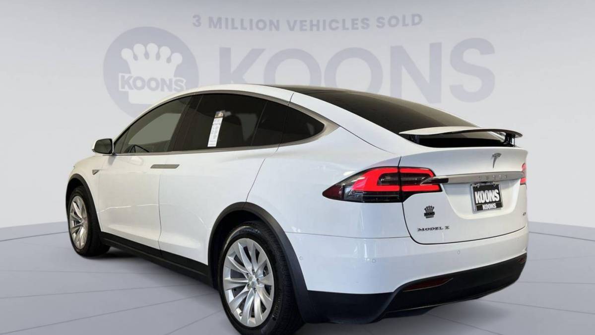2016 Tesla Model X 5YJXCAE28GF013418