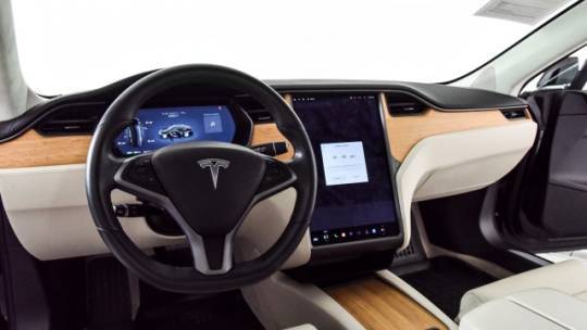 2019 Tesla Model S 5YJSA1E22KF305817