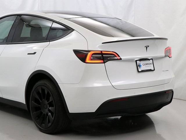 2020 Tesla Model Y 5YJYGDEE3LF056319