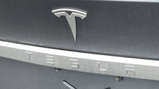 2016 Tesla Model X 5YJXCDE22GF025839
