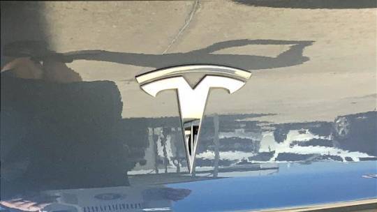 2018 Tesla Model 3 5YJ3E1EB9JF183173