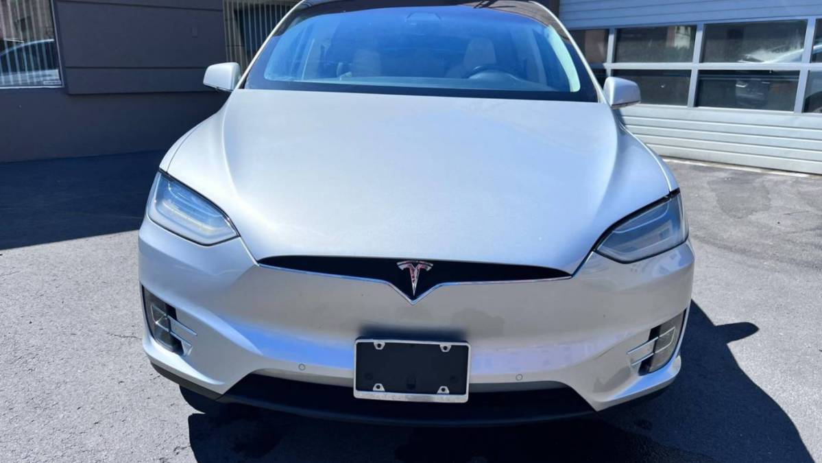 2018 Tesla Model X 5YJXCDE29JF089027