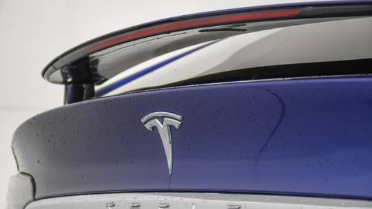 2017 Tesla Model X 5YJXCDE22HF076064